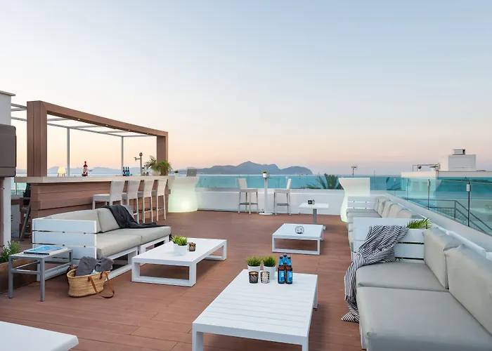 Llaut Boutique (adults Only) ホテル 4*