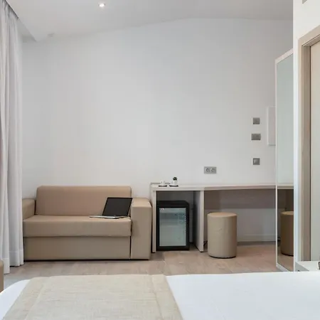 Отель Llaut Boutique (adults Only) 4*